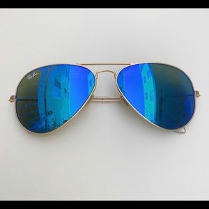Blue mirrored ray bans